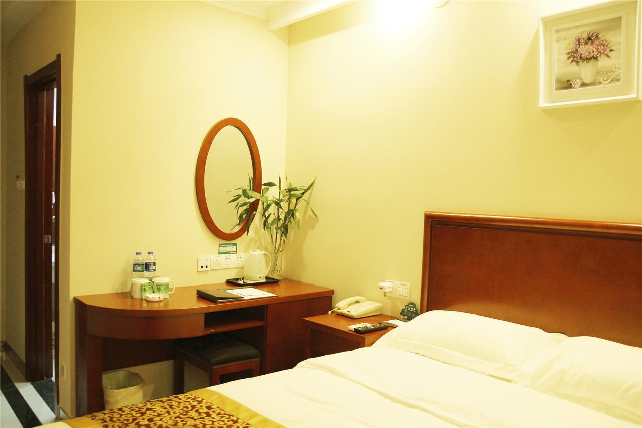 Greentree Inn Zhengzhou Xinzheng City Longhu Town Xiangyun Road Express Hotel Esterno foto