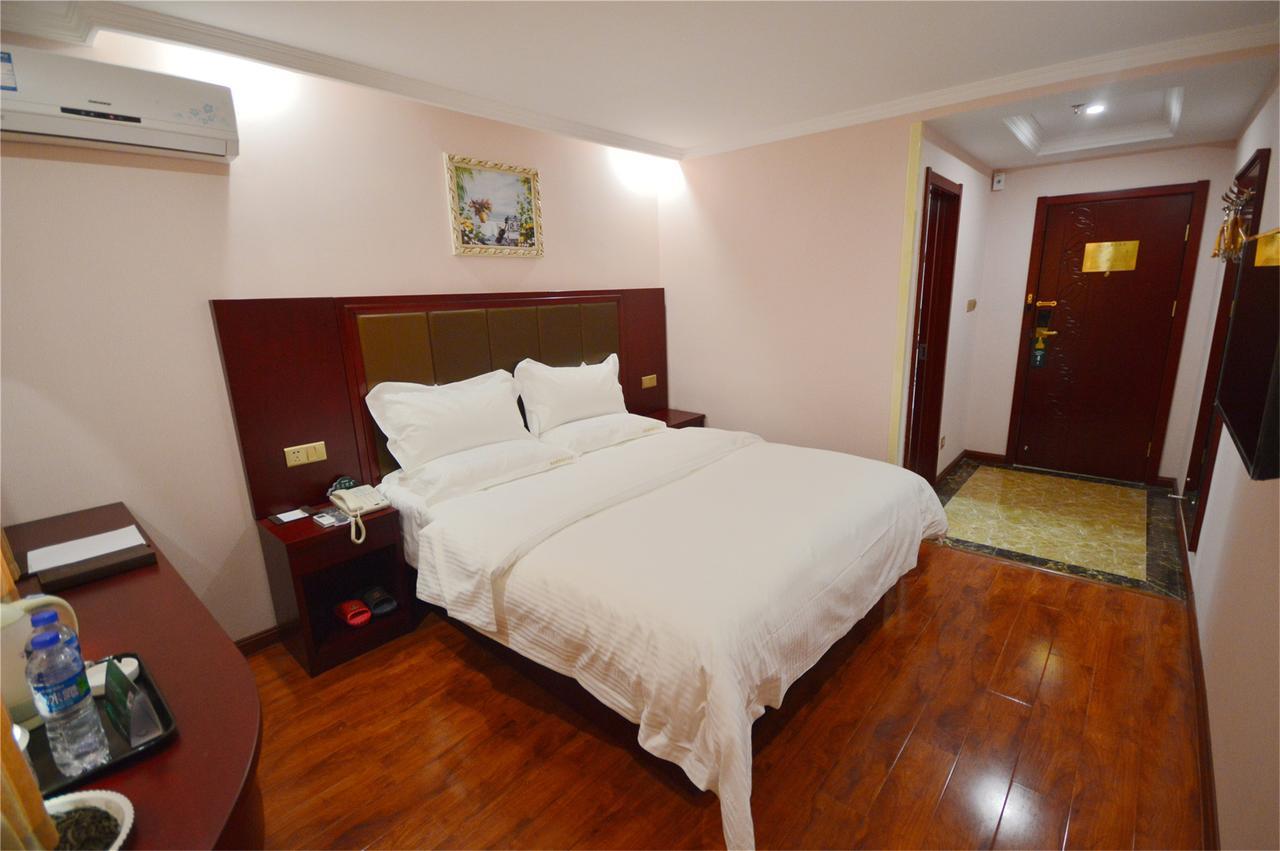 Greentree Inn Zhengzhou Xinzheng City Longhu Town Xiangyun Road Express Hotel Esterno foto