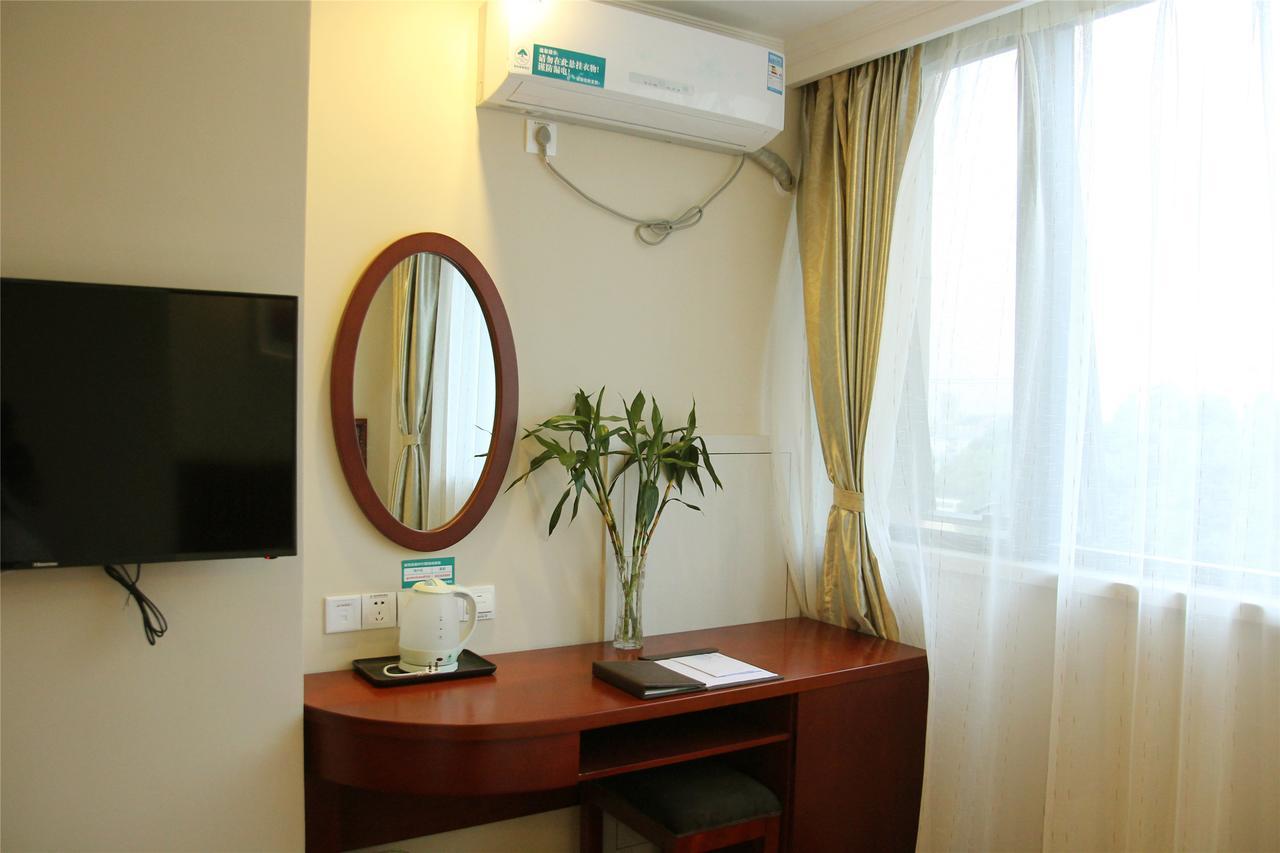 Greentree Inn Zhengzhou Xinzheng City Longhu Town Xiangyun Road Express Hotel Esterno foto