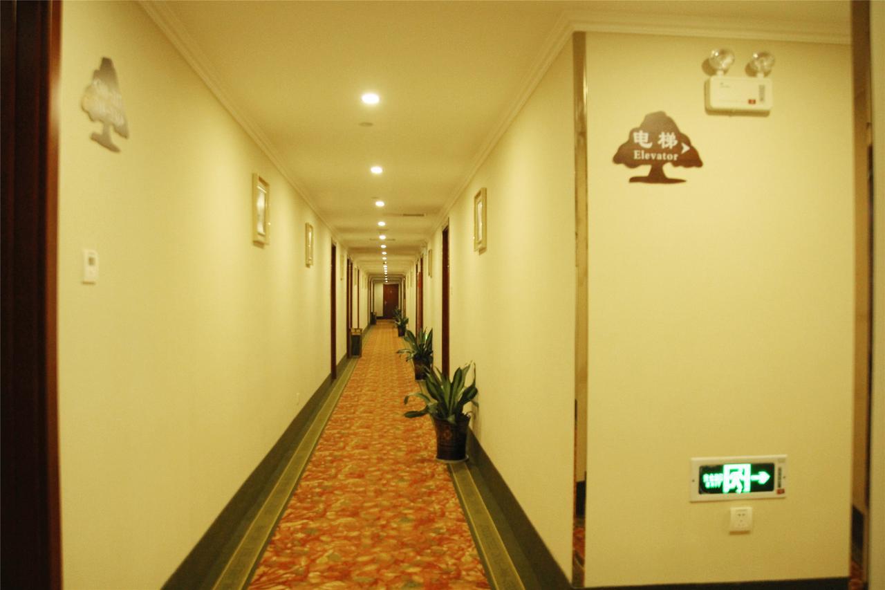 Greentree Inn Zhengzhou Xinzheng City Longhu Town Xiangyun Road Express Hotel Esterno foto